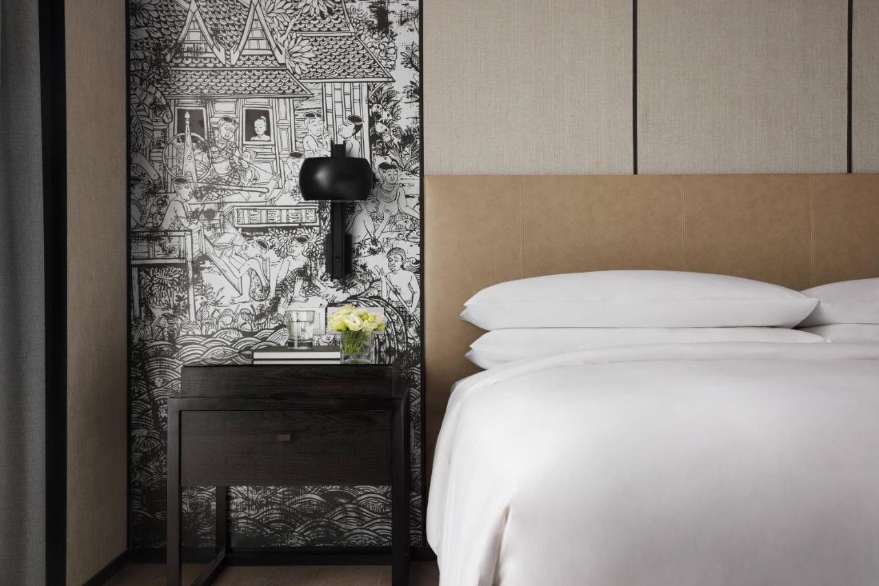 Bangkok Marriott Hotel The Surawongse Zewnętrze zdjęcie A guest room at The St. Regis Mumbai